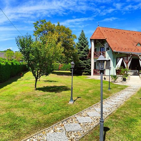 Balaton Garden Apartment Balatongyörök Екстериор снимка