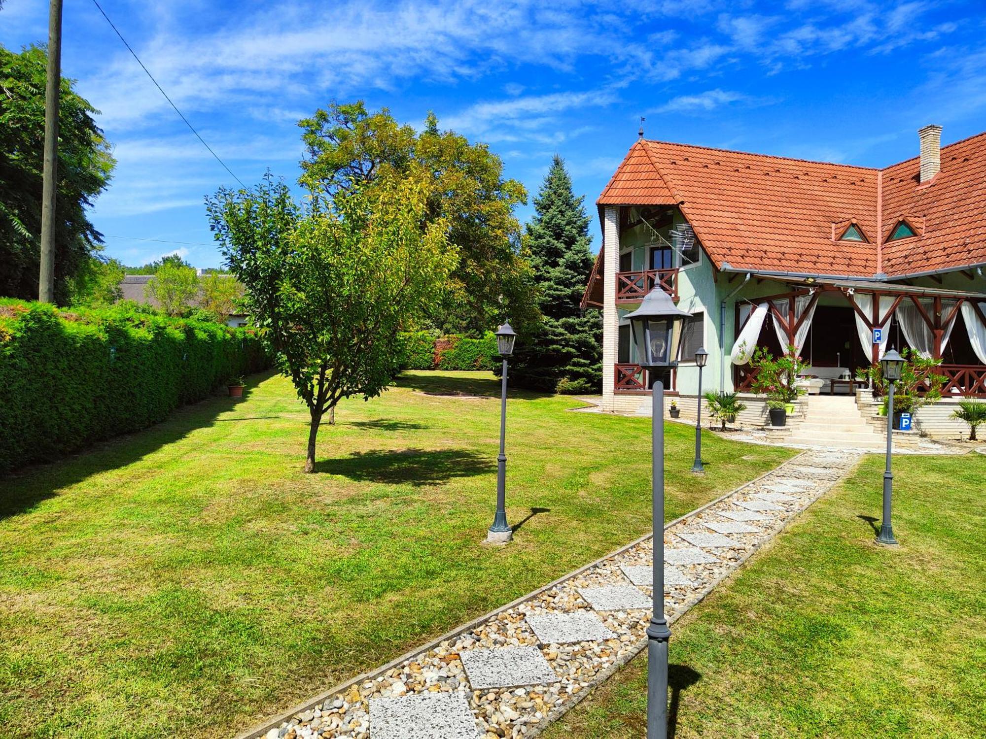 Balaton Garden Apartment Balatongyörök Екстериор снимка
